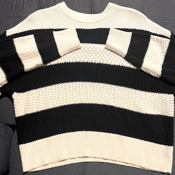NWT CREAM AND BLACK STRIPED SWEATER - Picture 3 of 3